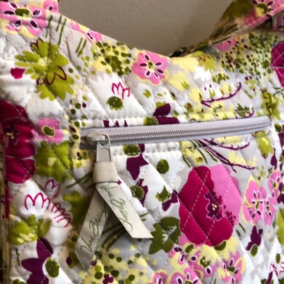 ⬇️🔥Vera Bradley “Make Me Blush” crossbody bag - Picture 4 of 9